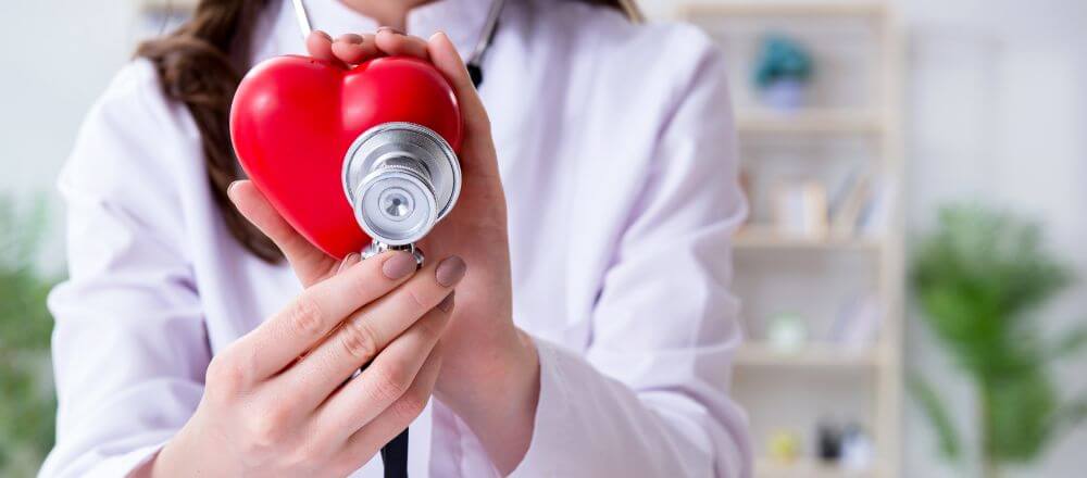 เส้นเลือดหัวใจตีบเกิดจากอะไร? อาการของโรคหลอดเลือดหัวใจตีบ